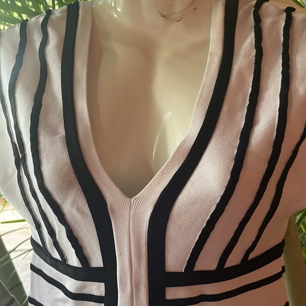Dress - Picture 3 of 7